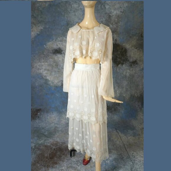 Vintage Edwardian Embroidered Sheer Lace Two-Piece Set – XS/S - Picture 2 of 16